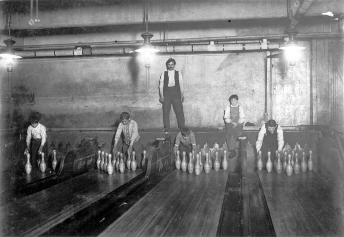 Установщик кеглей для боулинга, Нью-Йорк 1910 год